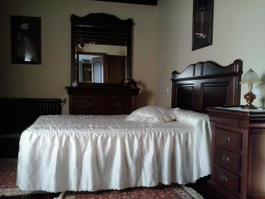 Villa Galicia Forcarei Habitación foto